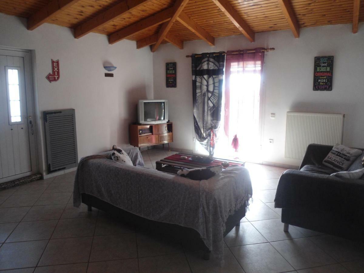 Sunny Apartment 15 Min From Airport And Sea Artemida  Exterior foto